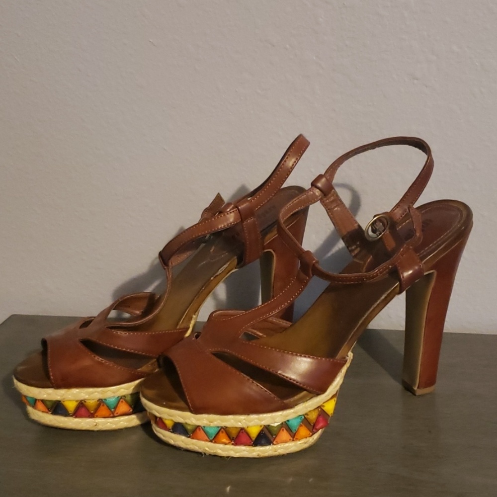 Shoes - Picture 3 of 4
